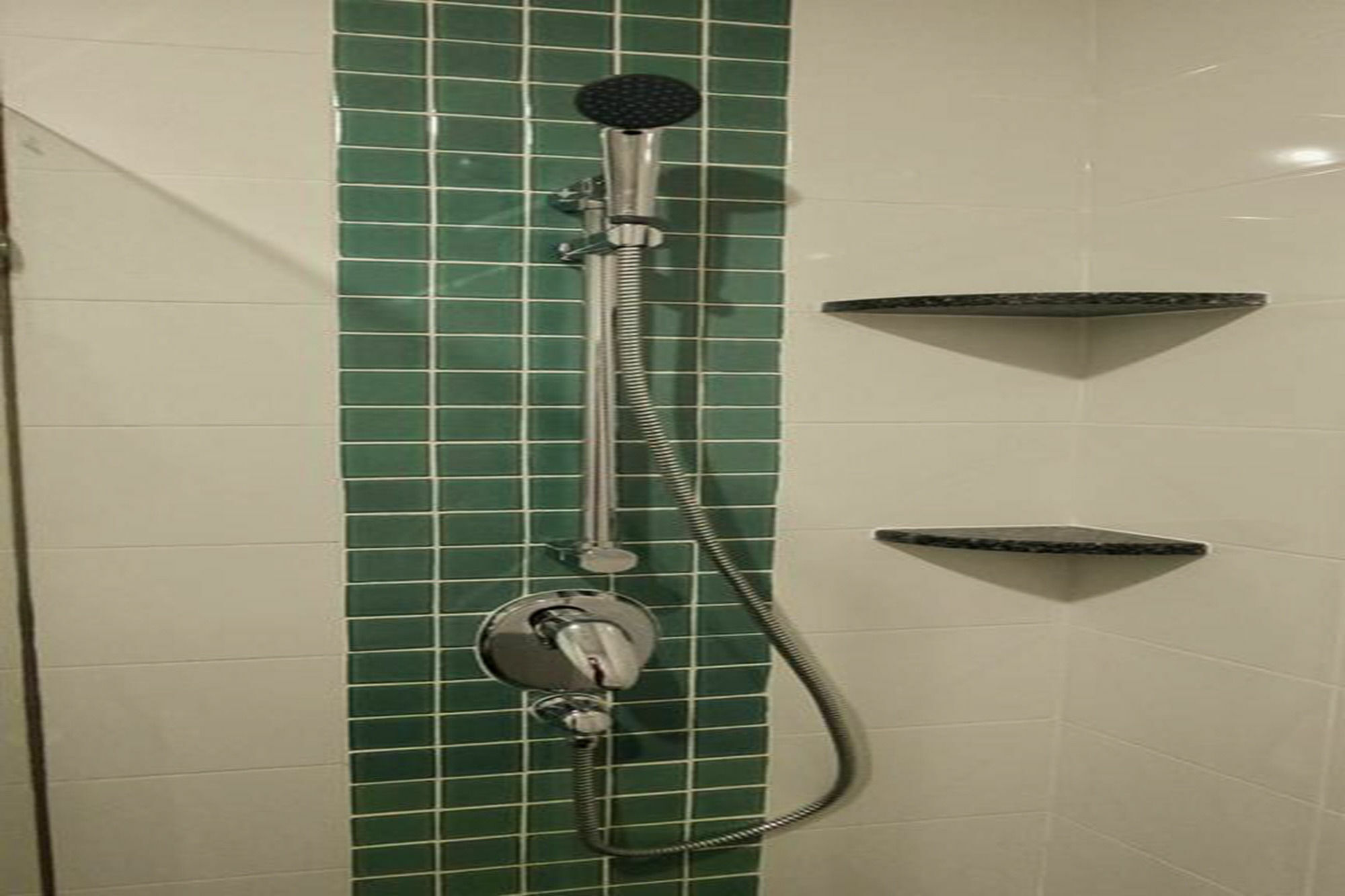 Winner Sriracha Serviced Apartment Сирача Экстерьер фото