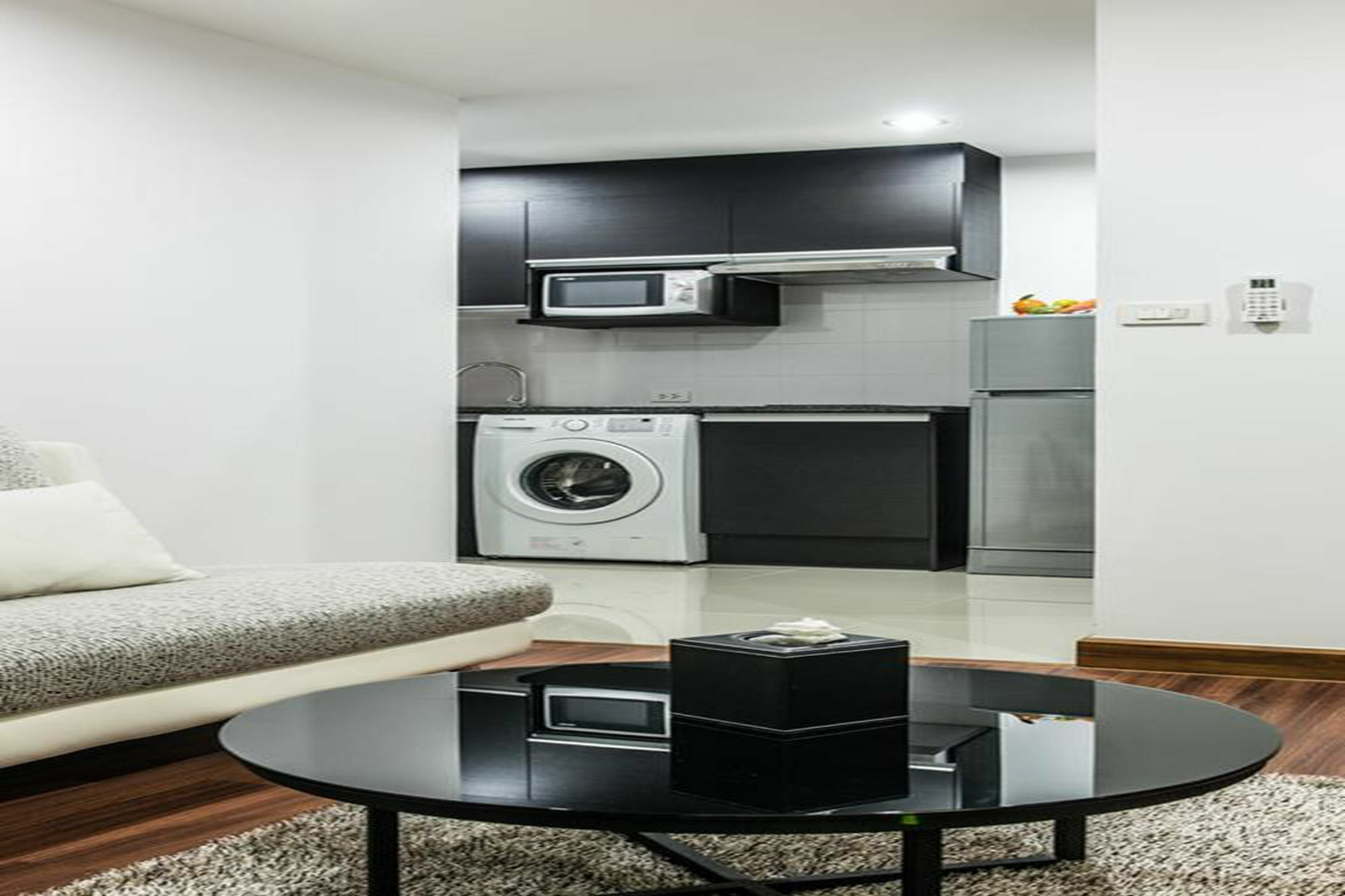 Winner Sriracha Serviced Apartment Сирача Экстерьер фото
