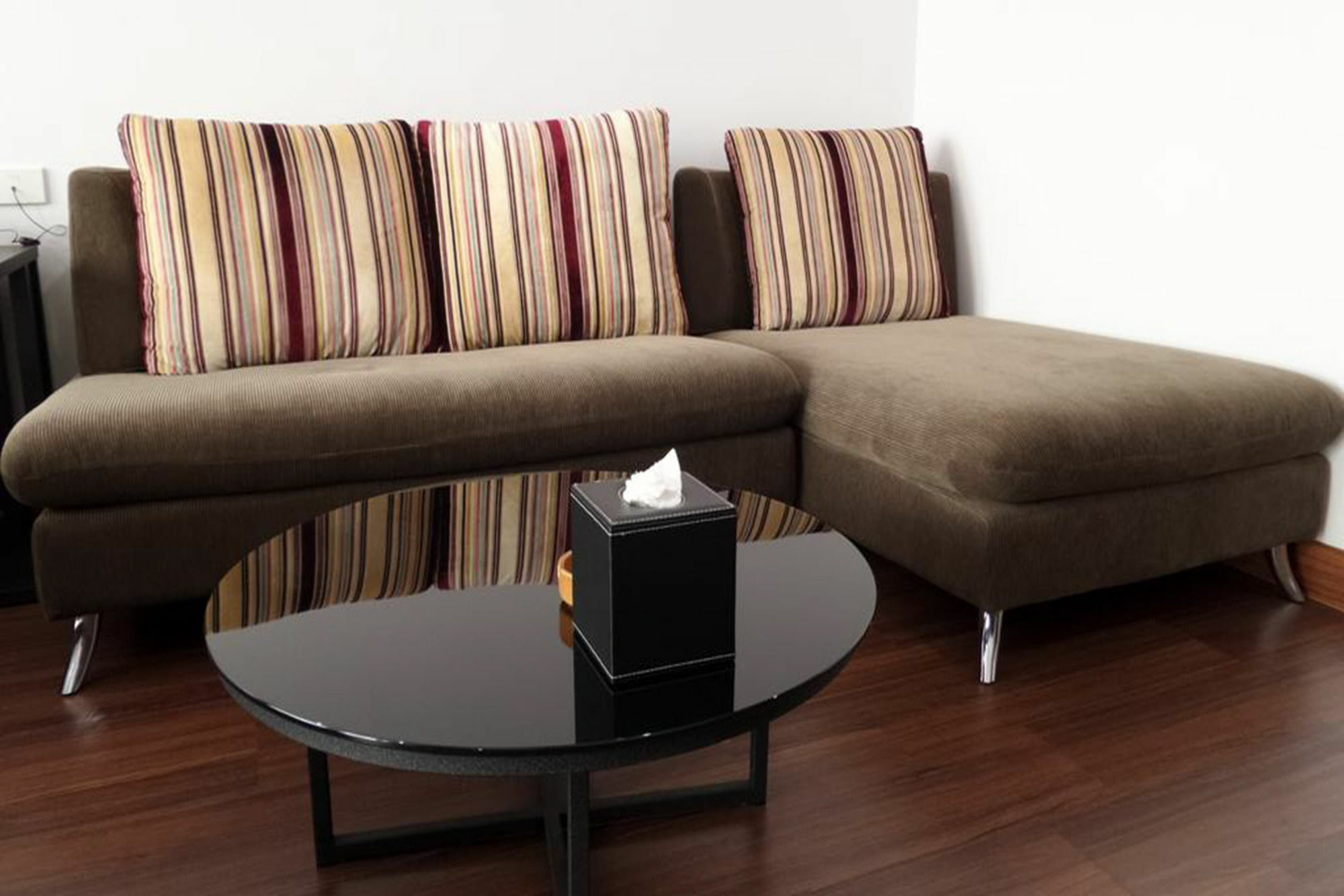 Winner Sriracha Serviced Apartment Сирача Экстерьер фото