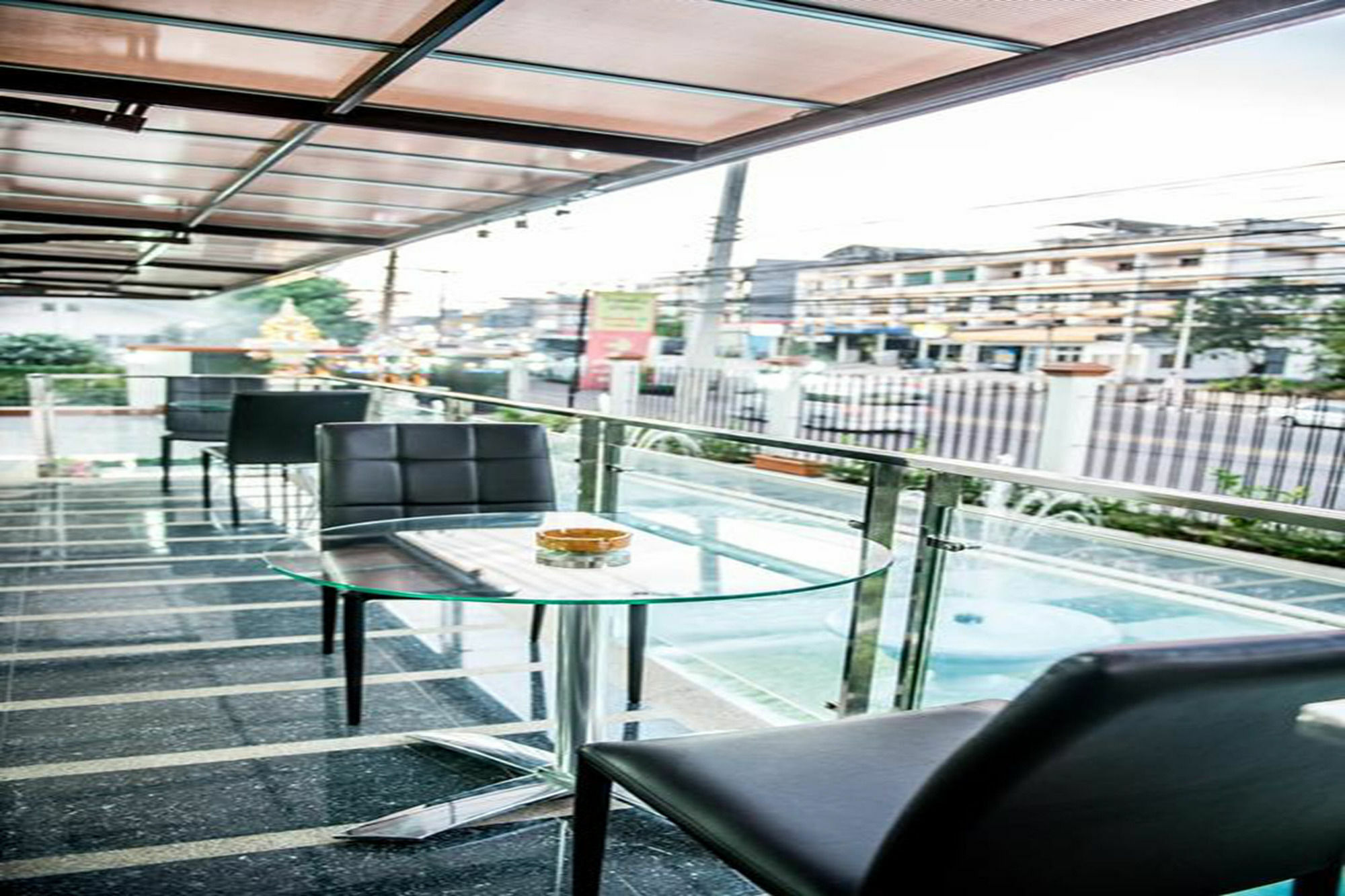 Winner Sriracha Serviced Apartment Сирача Экстерьер фото