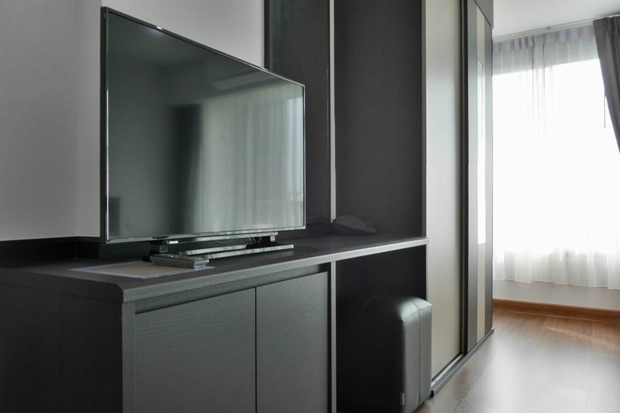 Winner Sriracha Serviced Apartment Сирача Экстерьер фото
