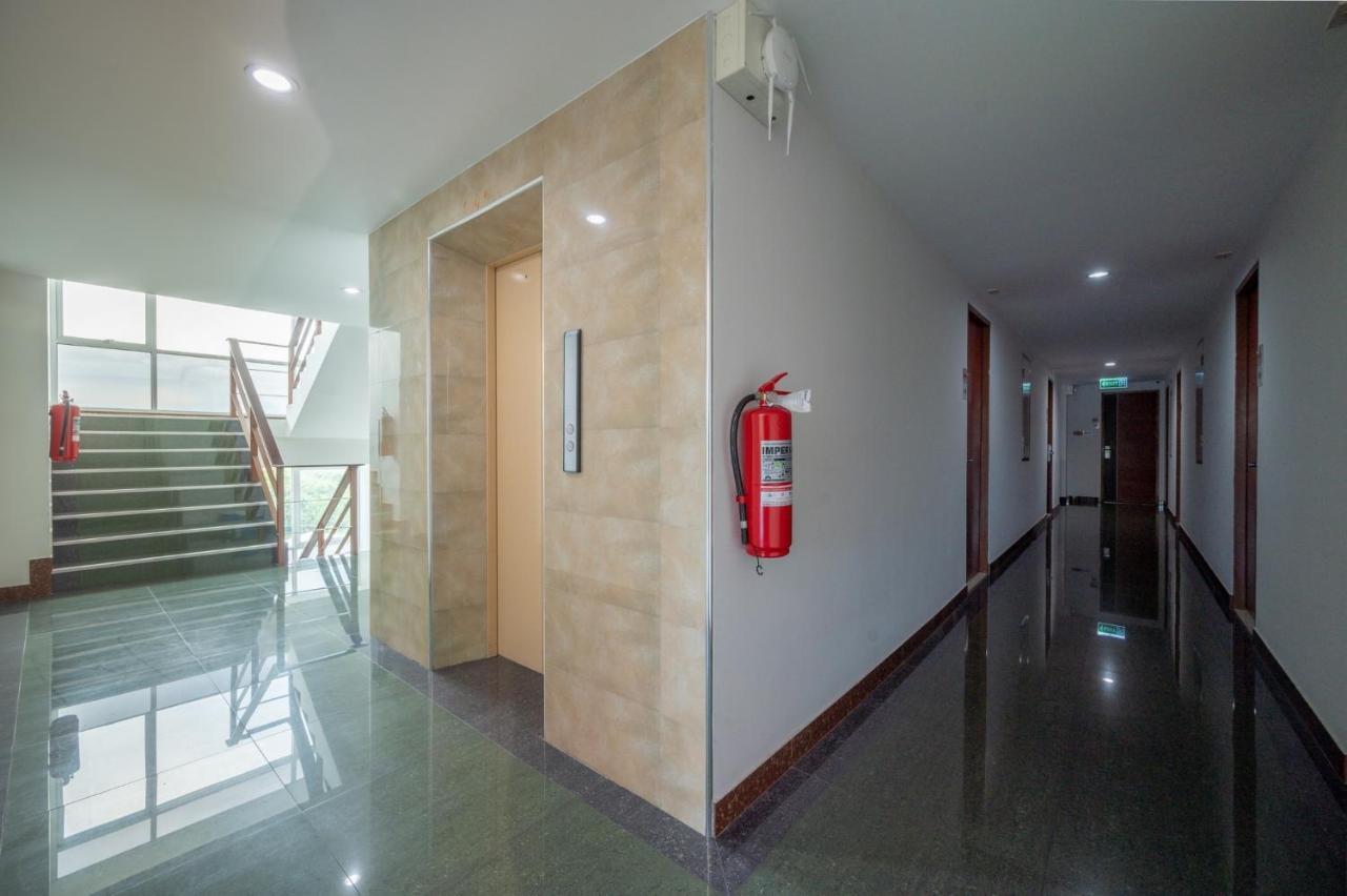 Winner Sriracha Serviced Apartment Сирача Экстерьер фото